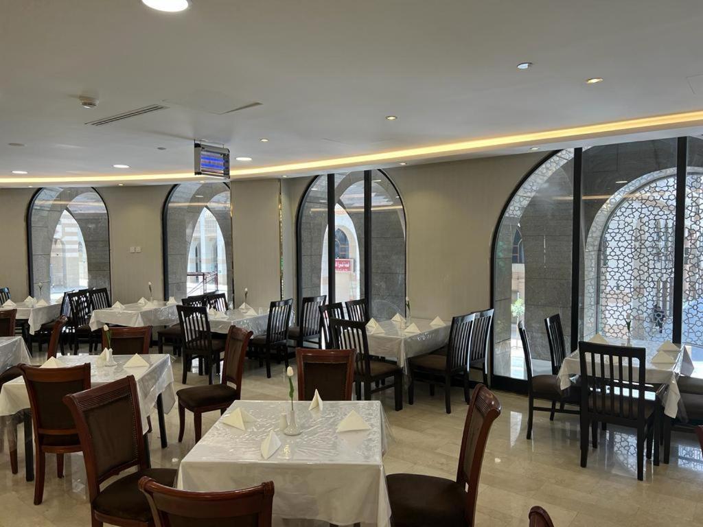 Al Ansar Golden Tulip Hotell Medina Exteriör bild