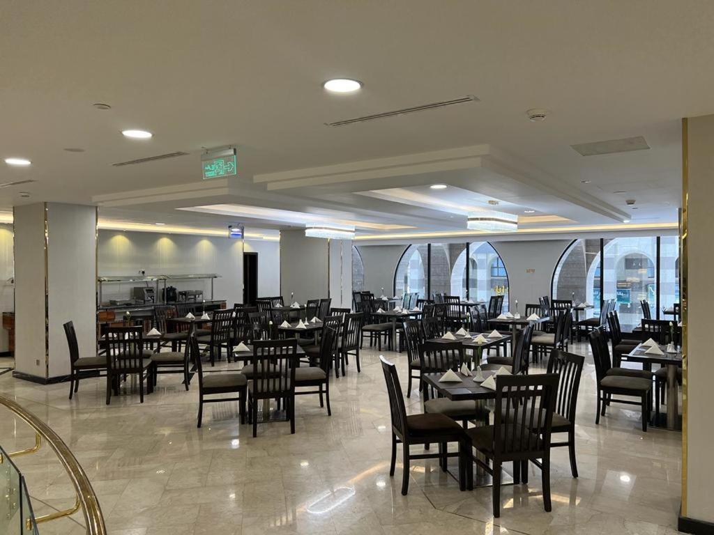 Al Ansar Golden Tulip Hotell Medina Exteriör bild