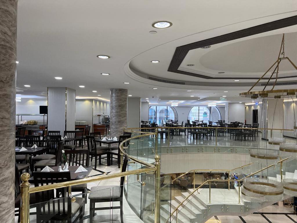 Al Ansar Golden Tulip Hotell Medina Exteriör bild
