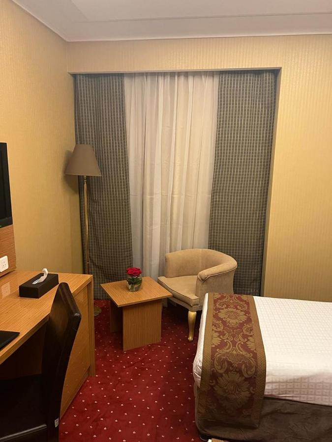 Al Ansar Golden Tulip Hotell Medina Exteriör bild