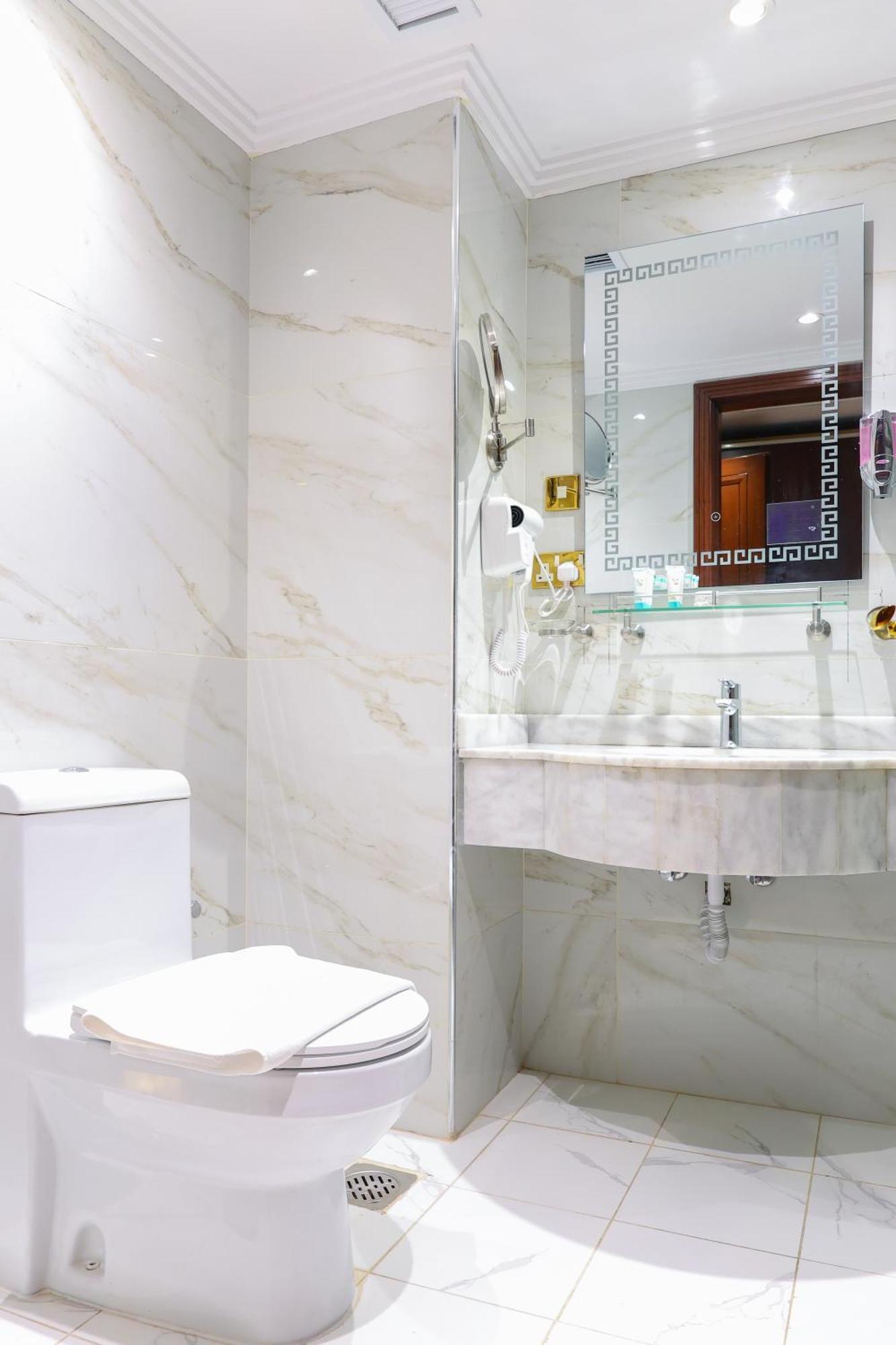 Al Ansar Golden Tulip Hotell Medina Exteriör bild